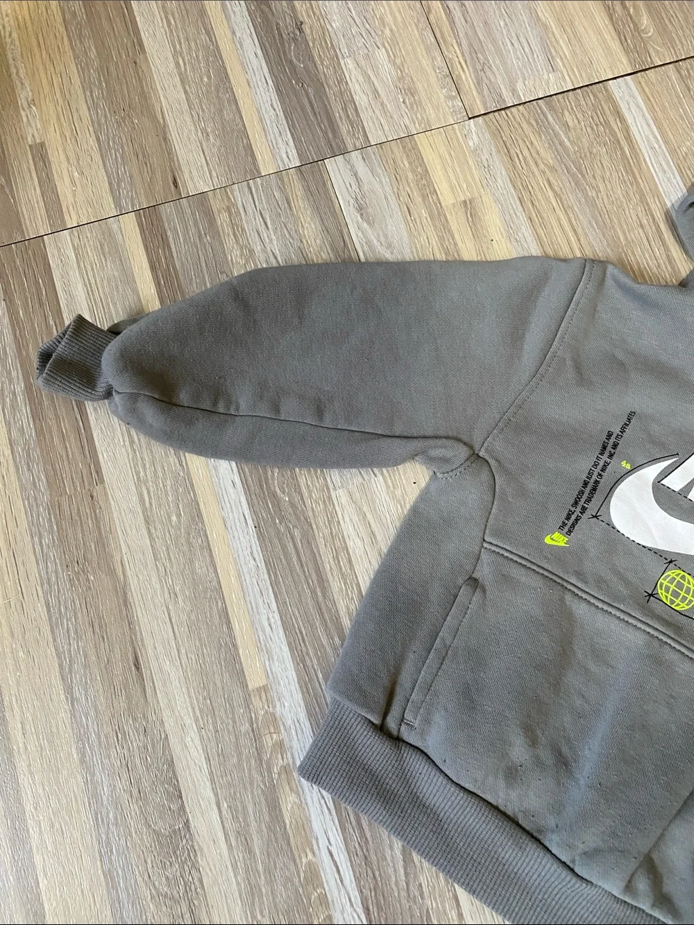 NIKE Sweatshirt Hoodie size toddler boys 2T
